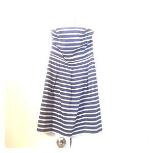 White and royal blue stripped Gap dress size 6!